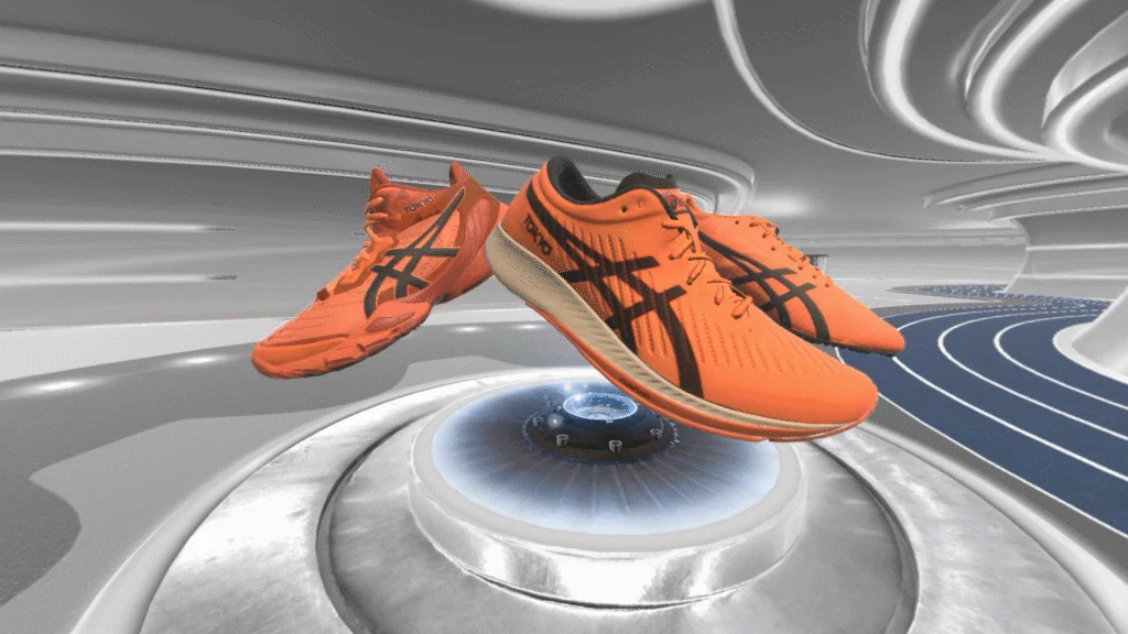 Trzy pomarańczowe buty biegowe ASICS nad okrągłą wirtualną platformą.
